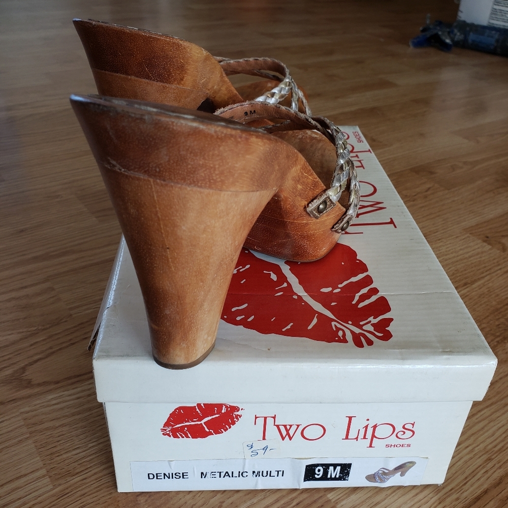 Two Lips Heels - Picture 5 of 5